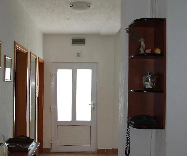 By The Sea Malinska Апартаменты Вантачичи