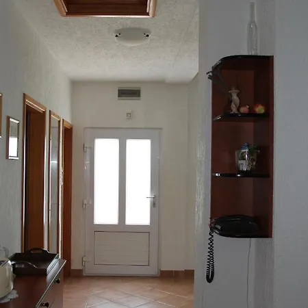 Apartments By The Sea Malinska Apartment Vantacici